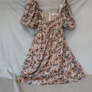 Free the Roses  Floral Puff-Sleeve Dress in golds and floral